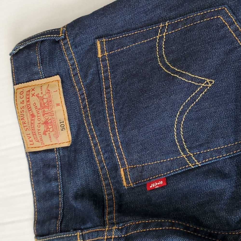 Levi's 501 Jeans Dark Wash Buttonfly - Picture 6 of 13
